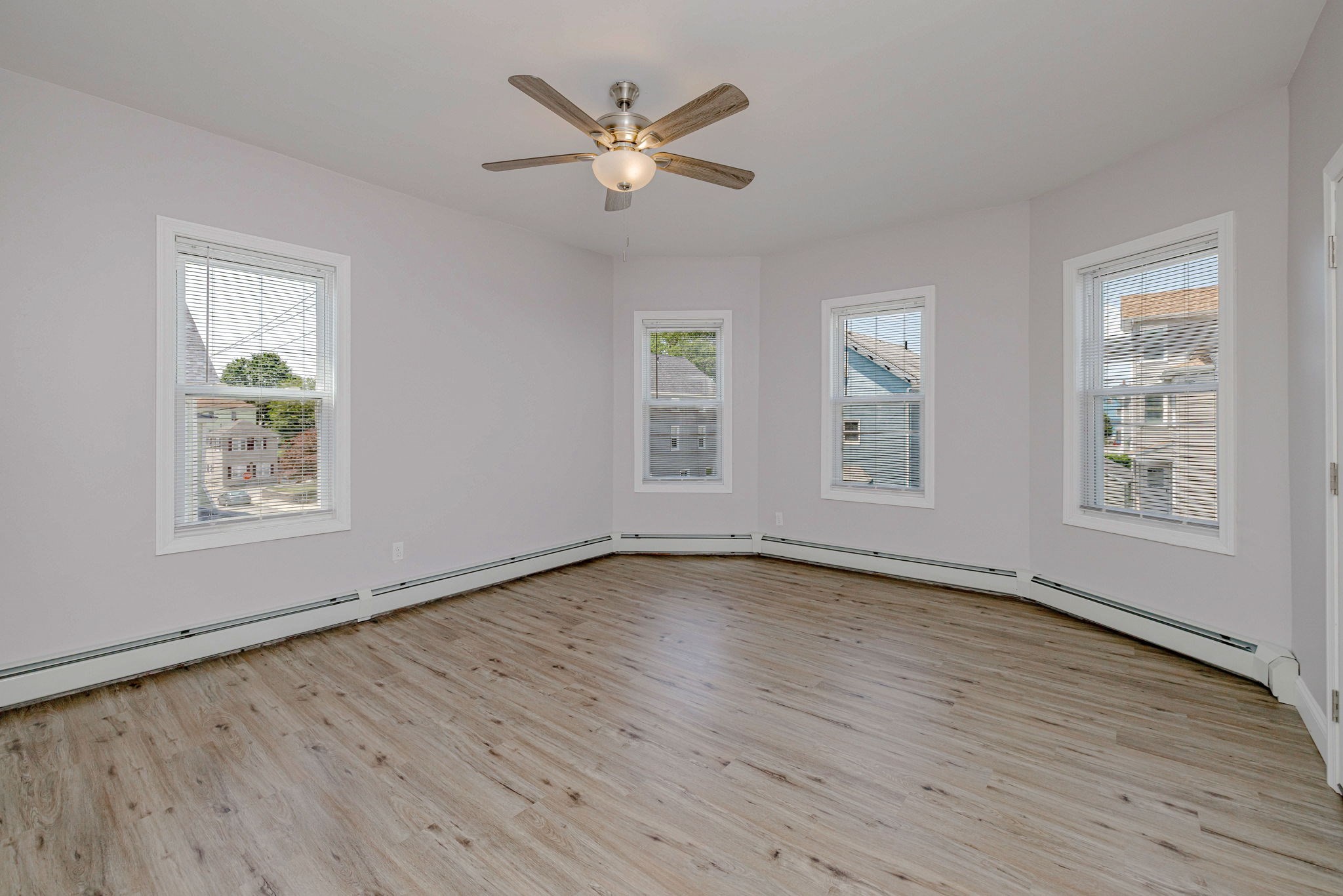 154 Mott St Property Photo 17