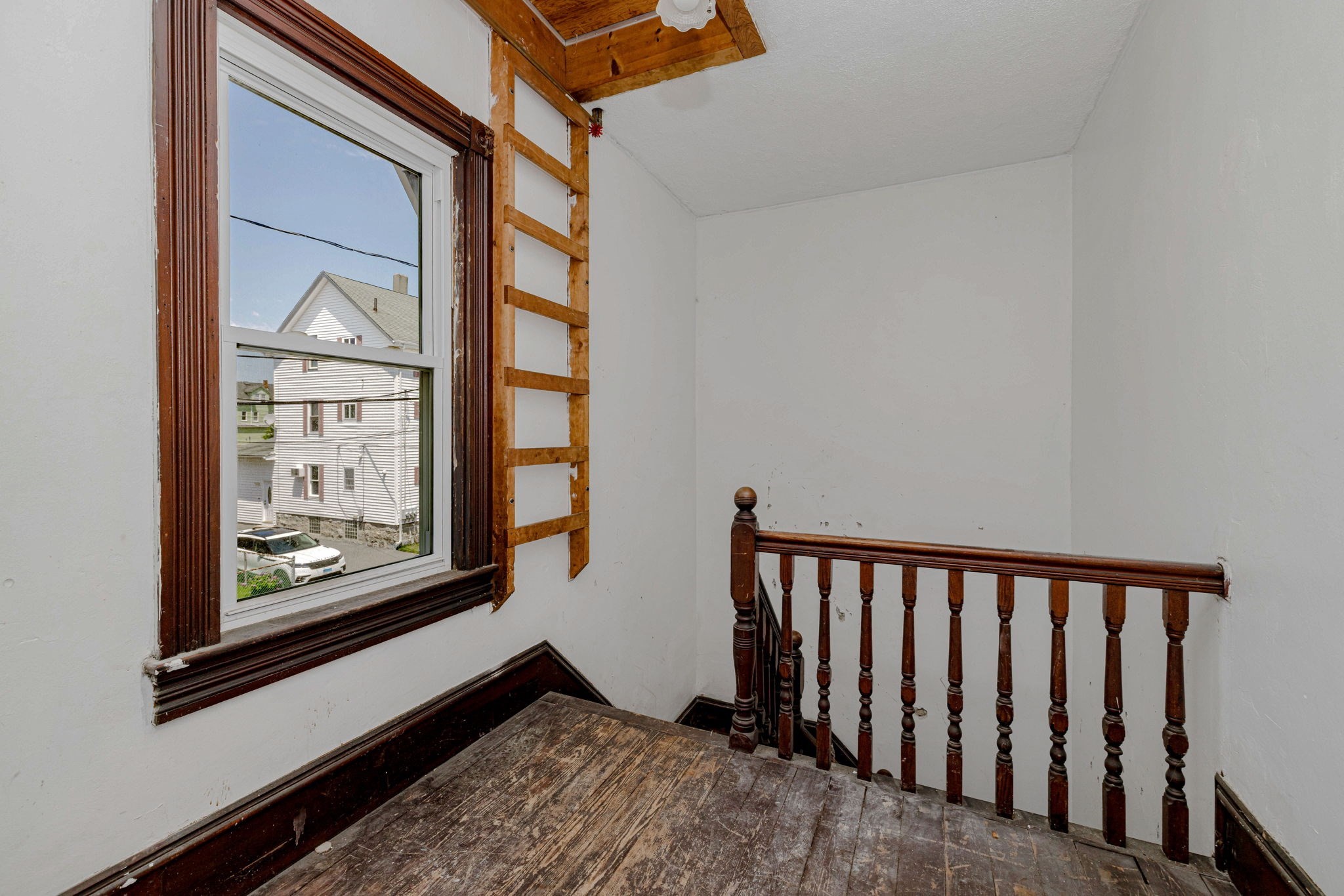 154 Mott St Property Photo 20