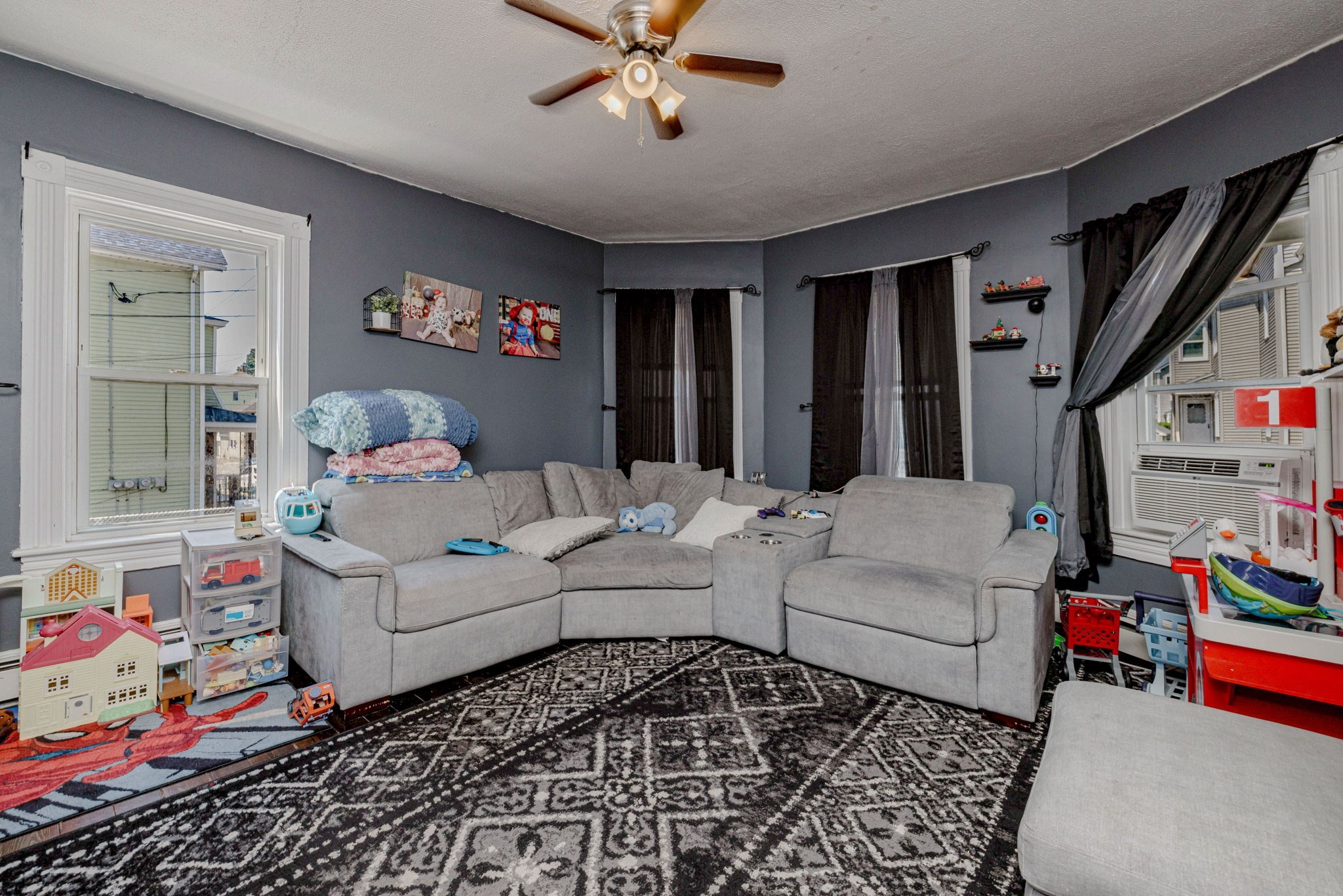 154 Mott St Property Photo 22