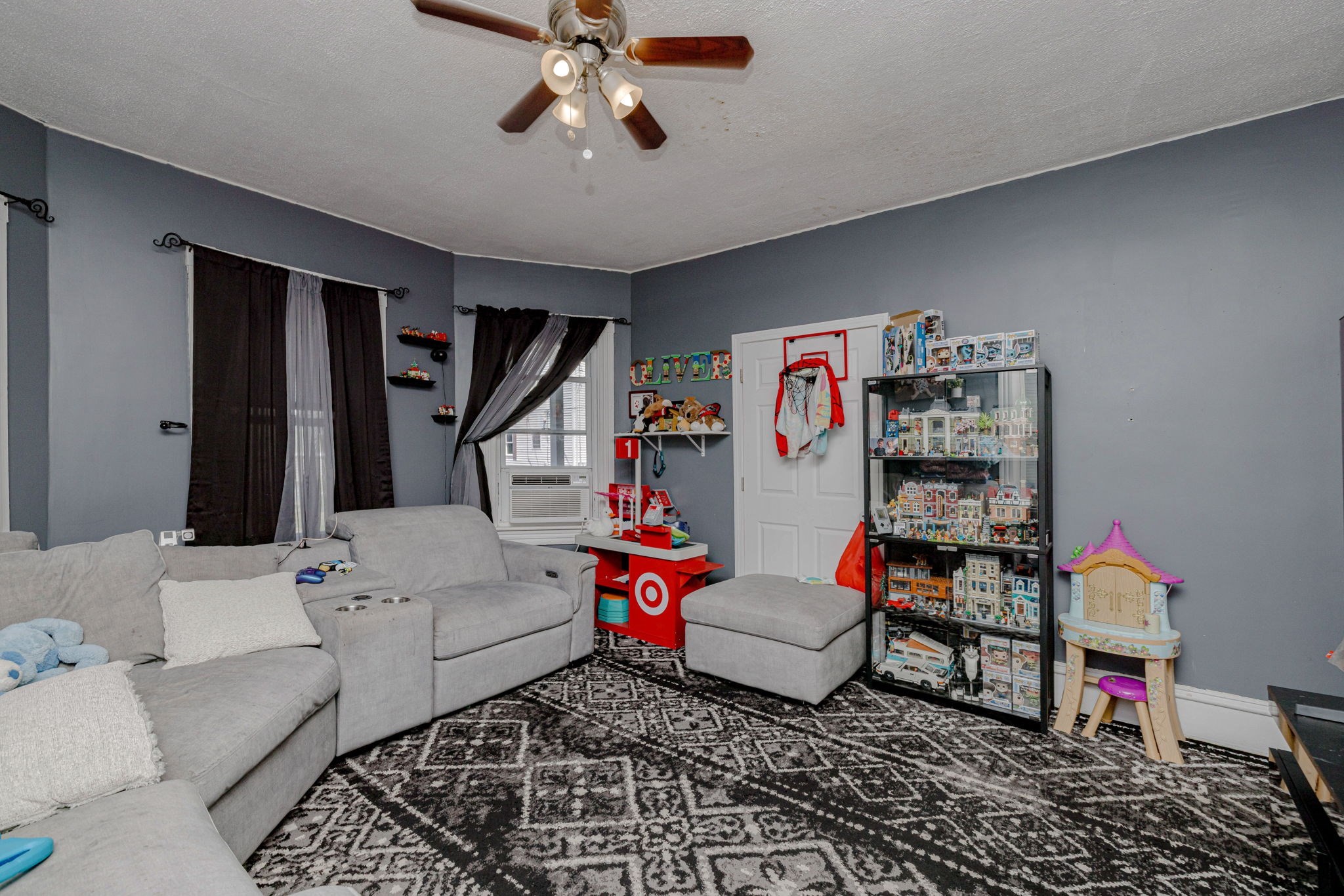 154 Mott St Property Photo 23
