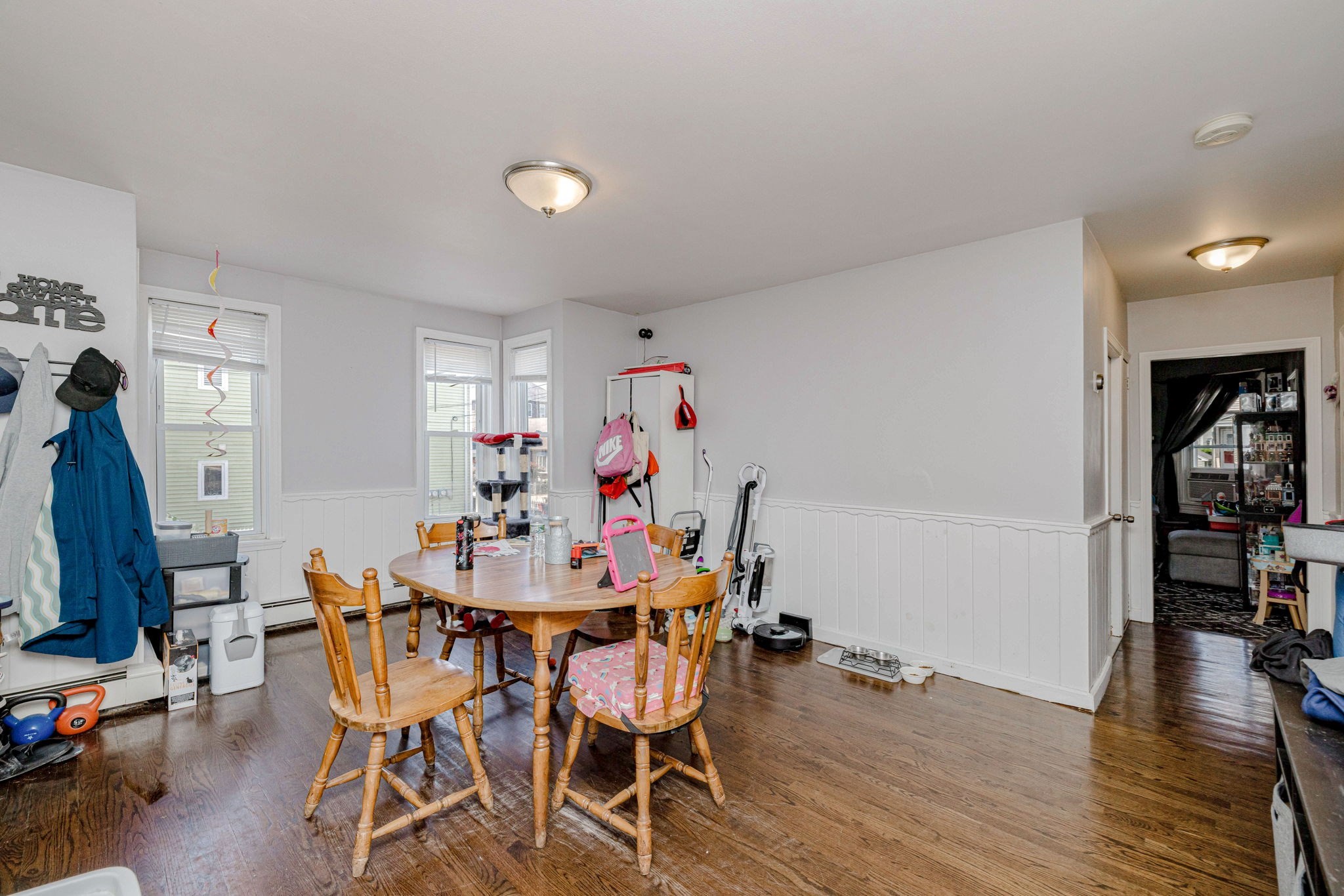 154 Mott St Property Photo 28
