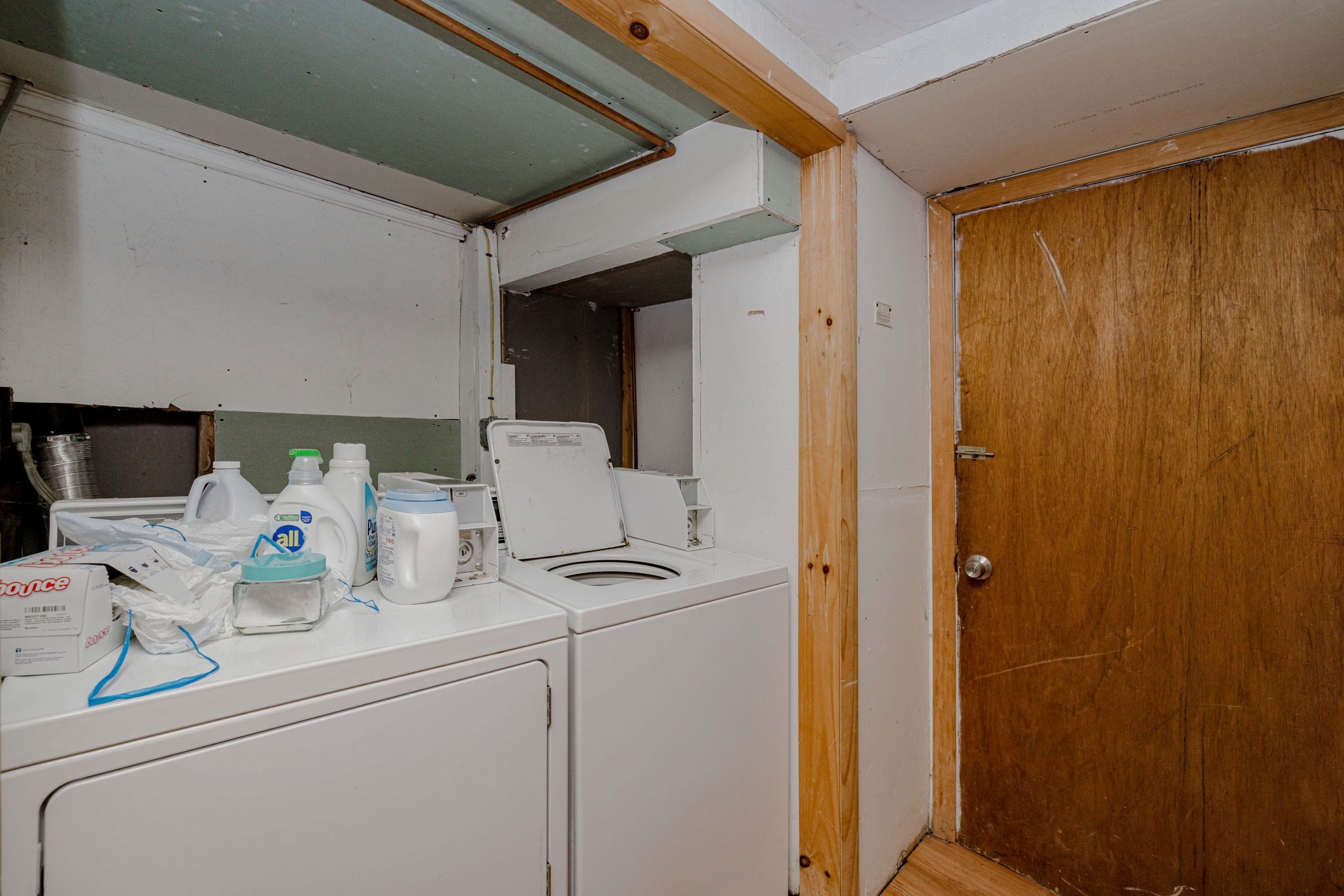 154 Mott St Property Photo 40