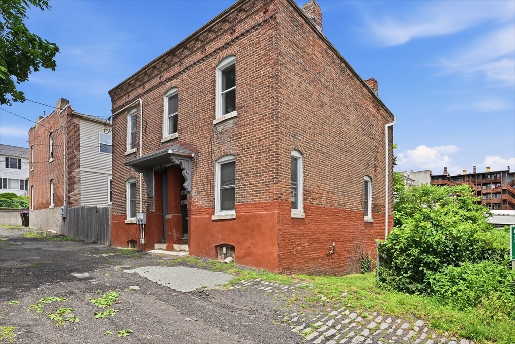 116-118 West St Property Photo 1