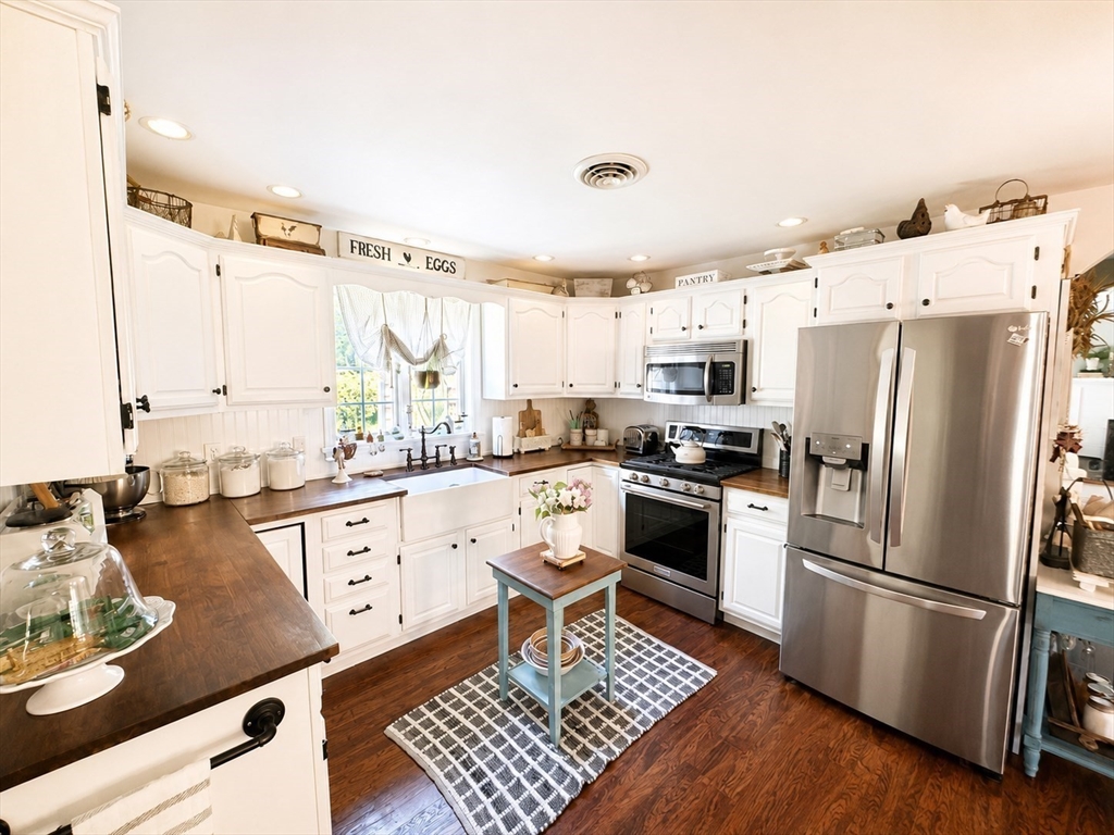 9 Pondview Ave Property Photo 6