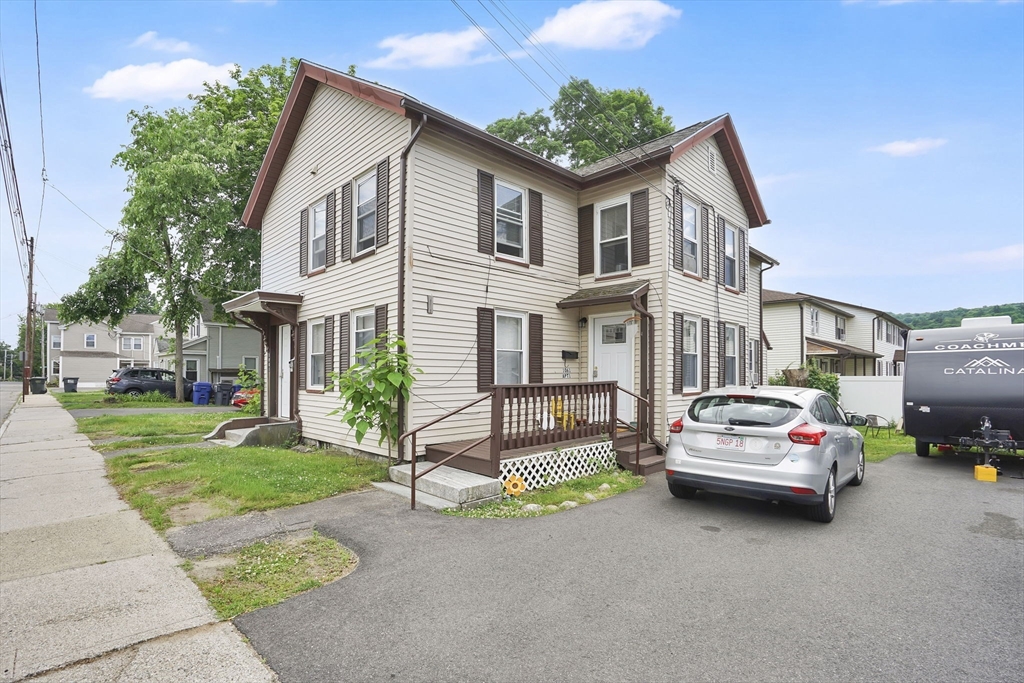 1061-1063 Pleasant St Property Photo 3