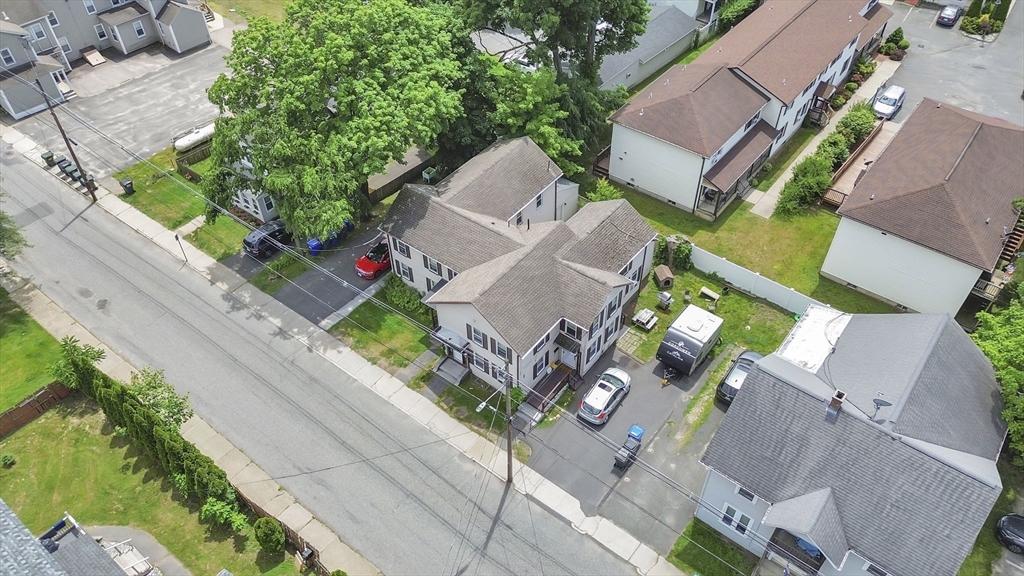 1061-1063 Pleasant St Property Photo 5