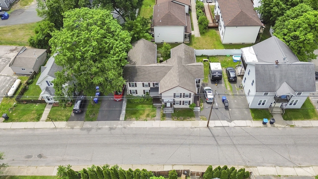 1061-1063 Pleasant St Property Photo 6