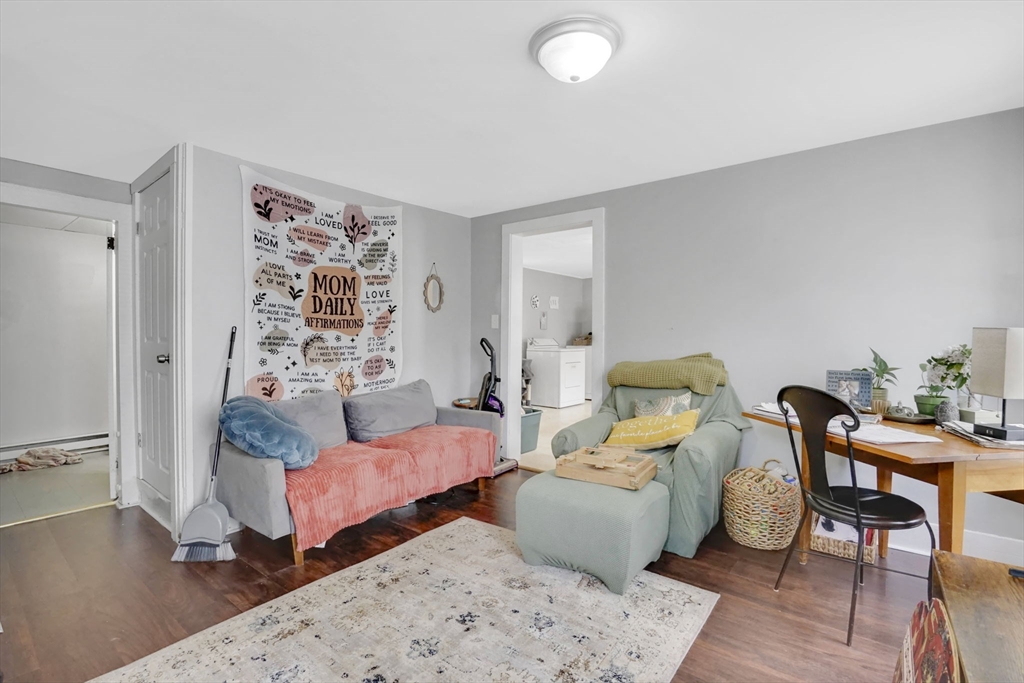 1061-1063 Pleasant St Property Photo 14