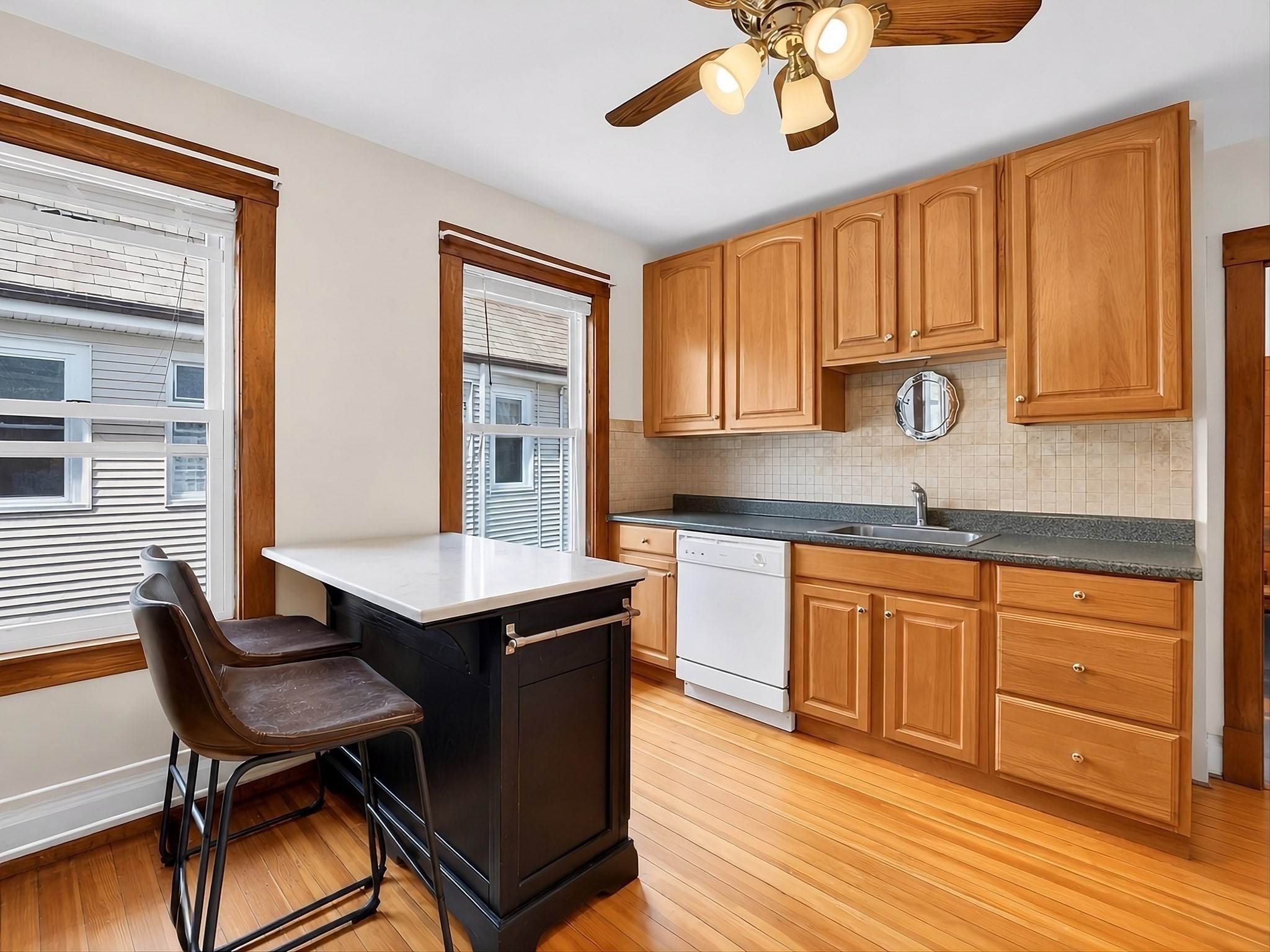 30 Clarendon Ave Property Photo 12
