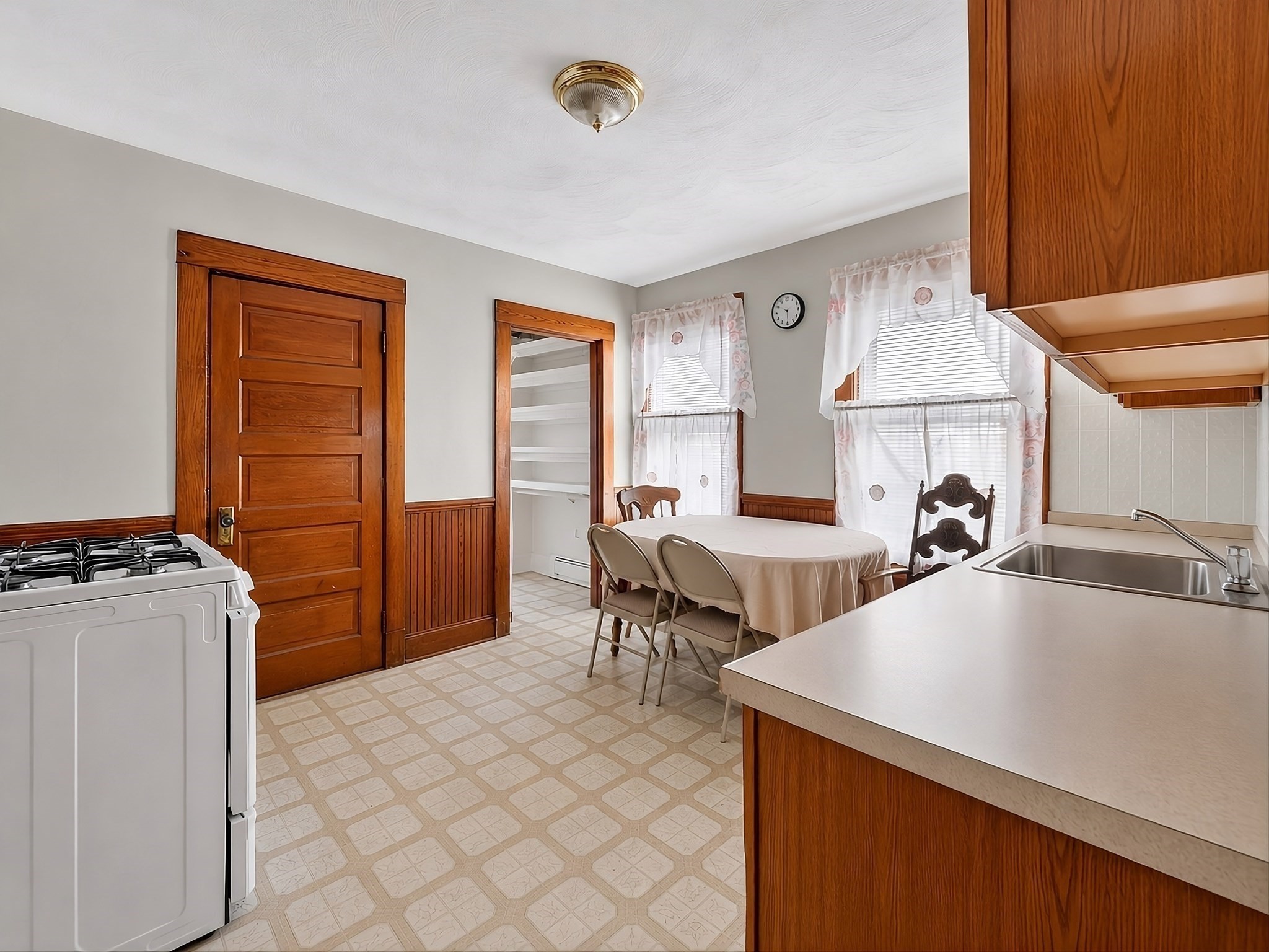 30 Clarendon Ave Property Photo 13