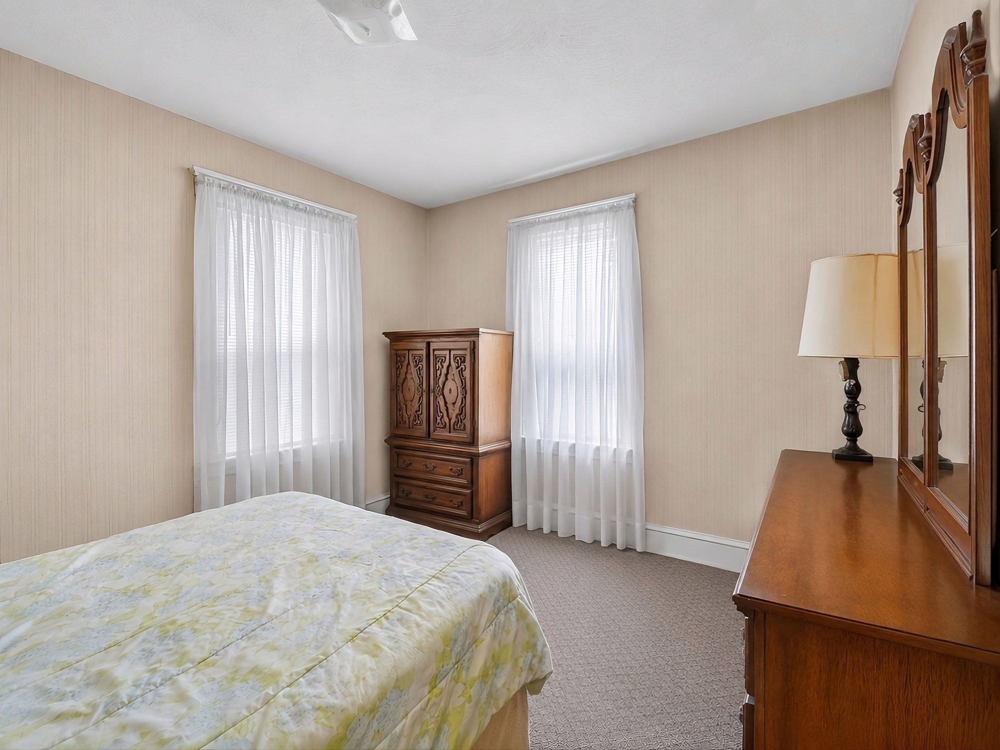 30 Clarendon Ave Property Photo 16