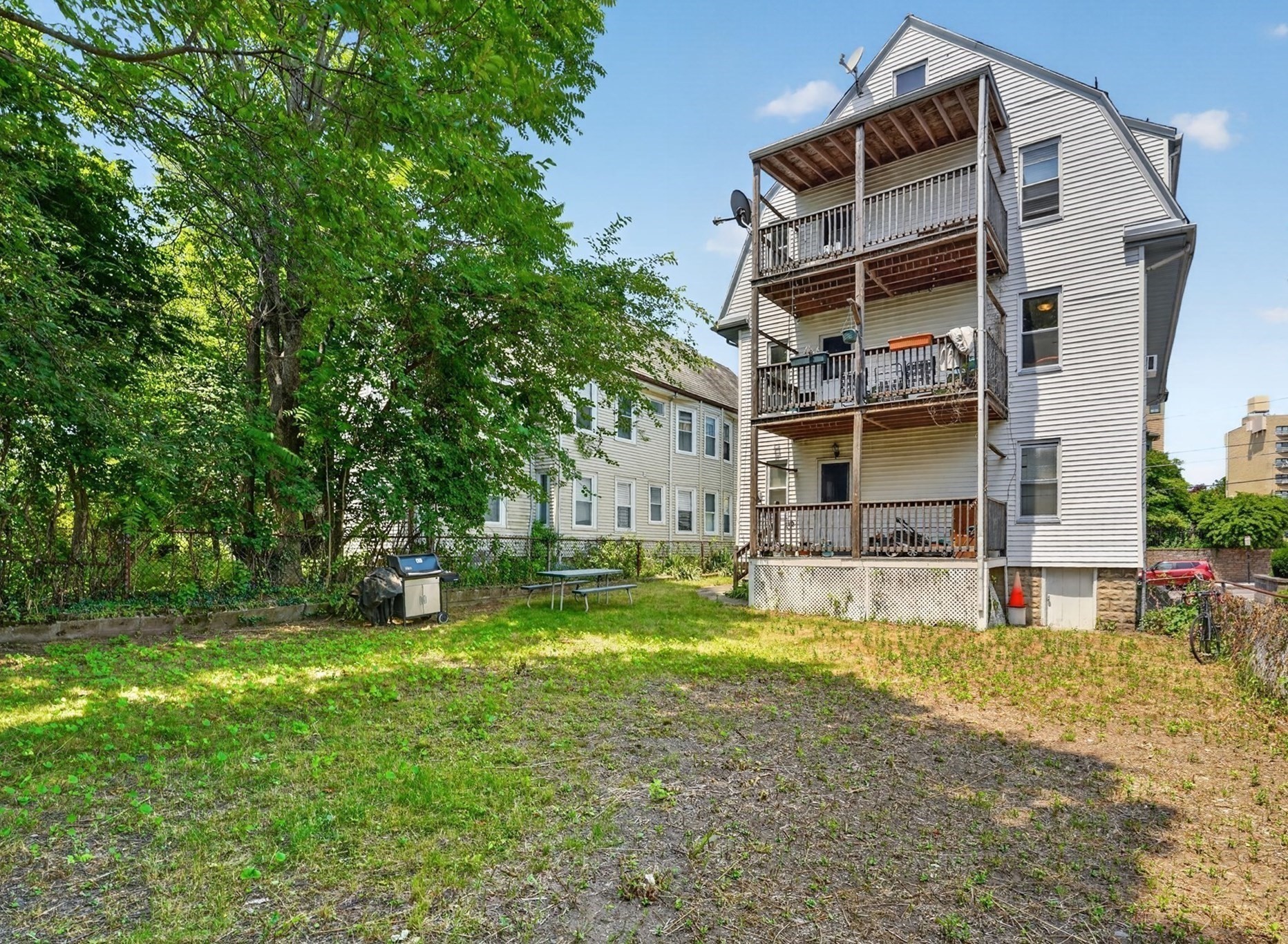 30 Clarendon Ave Property Photo 37