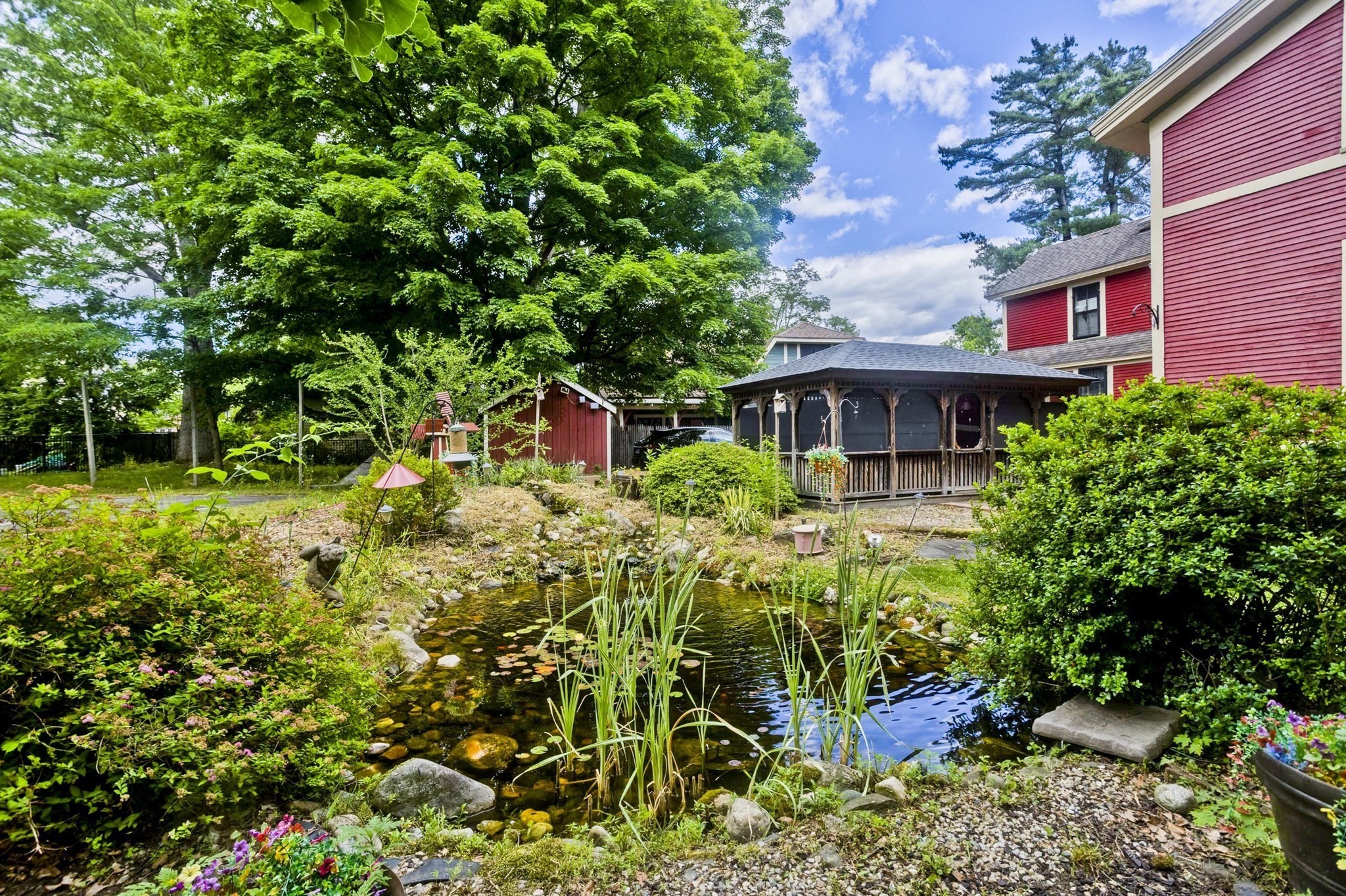 2 Crescent Hl Property Photo 7