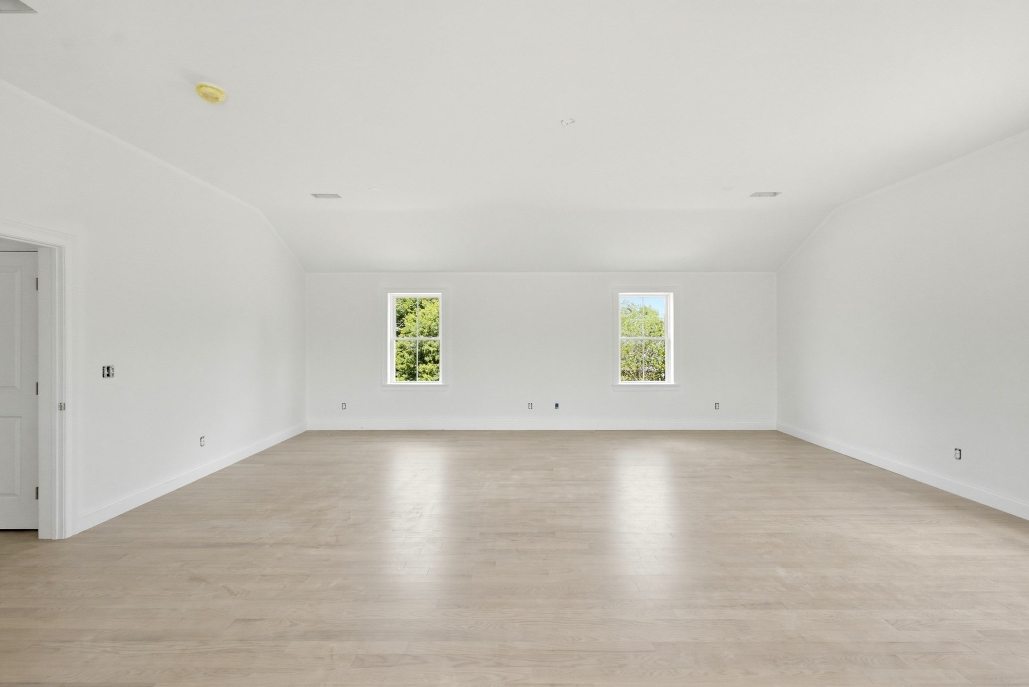 2 Jeffrey Drive Property Photo 28
