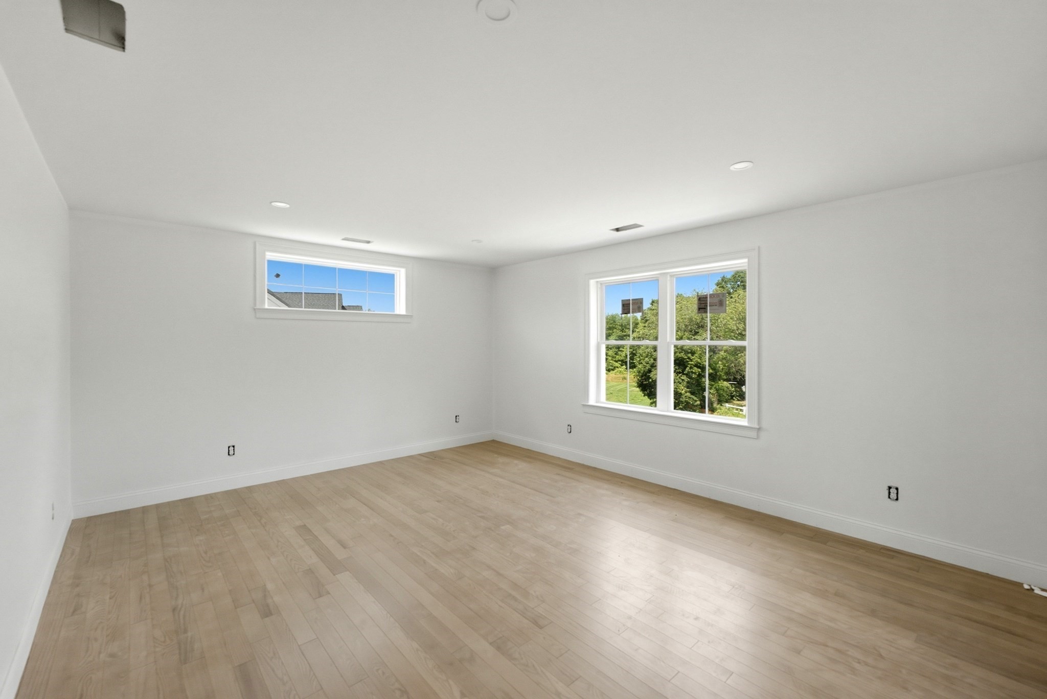 2 Jeffrey Drive Property Photo 32