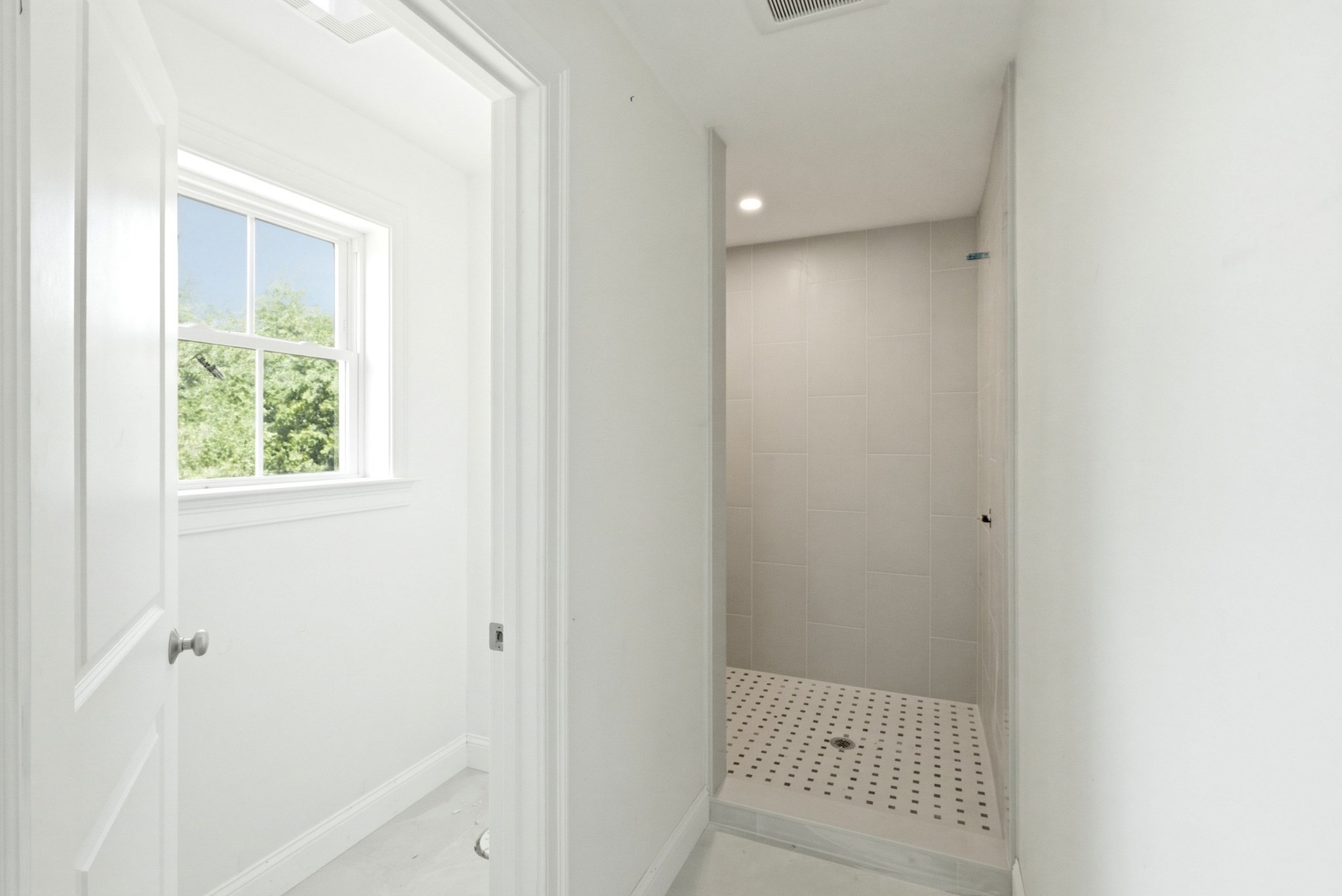 2 Jeffrey Drive Property Photo 35