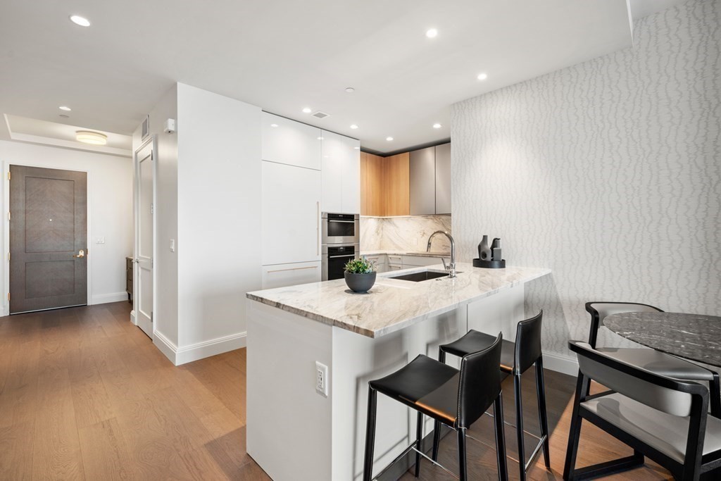 240 Devonshire Street # 5310 Property Photo 4