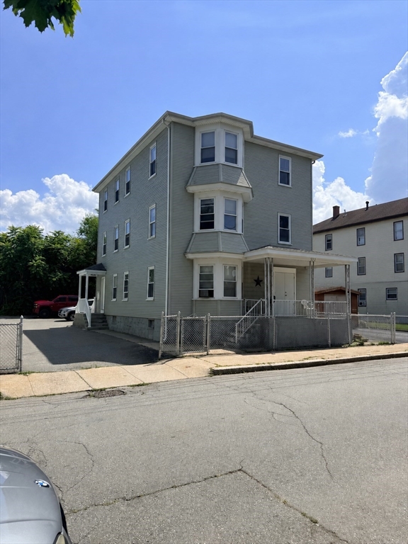 552 Alden St Property Photo 1