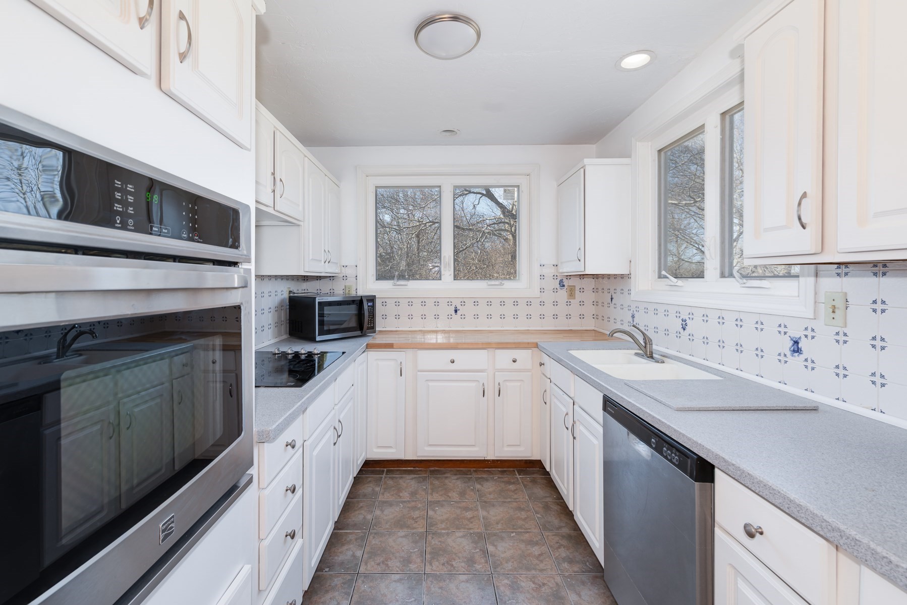 29 Williston Road Property Photo 4