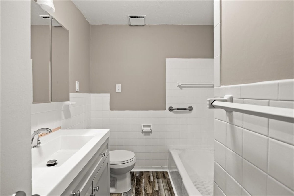52 Jacob St Property Photo 32