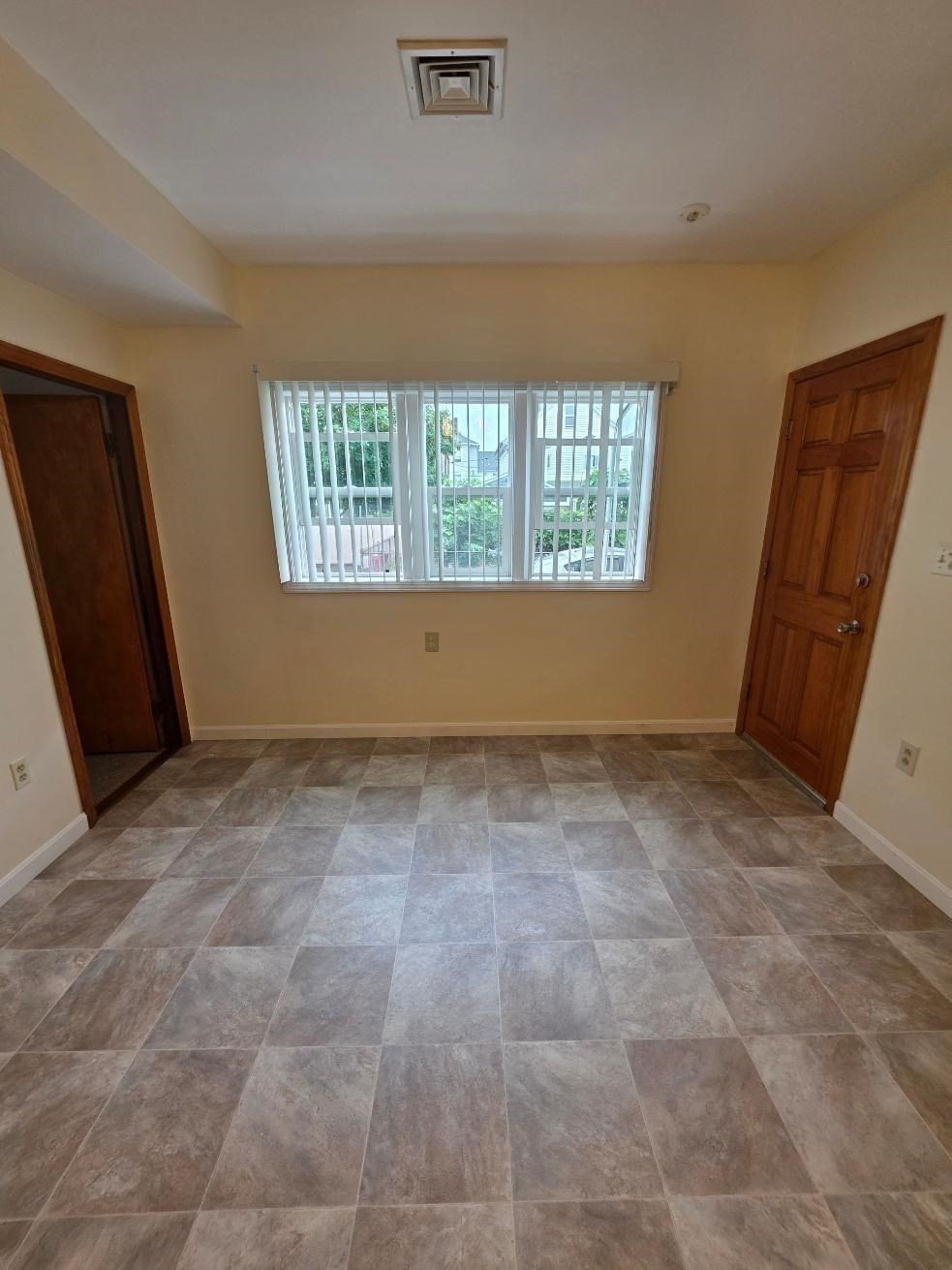 145 Suffolk Property Photo 6