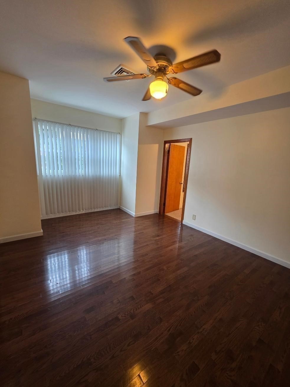 145 Suffolk Property Photo 14
