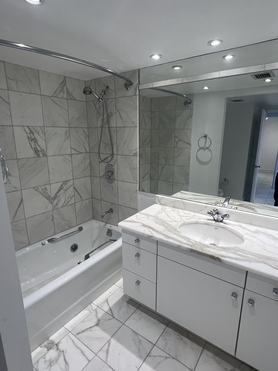 75-83 Cambridge Parkway # W505 Property Photo 5