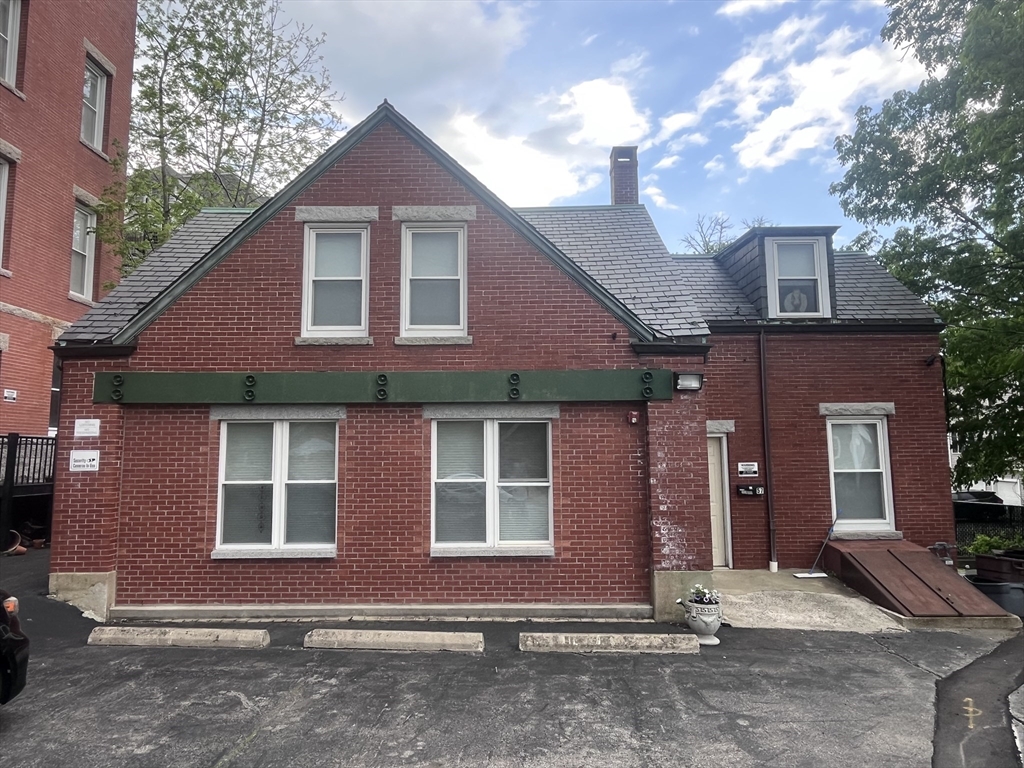 69-71 Summer St Property Photo 15