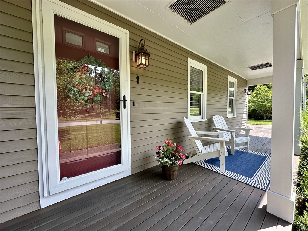 1 Hawthorne St Property Photo 4