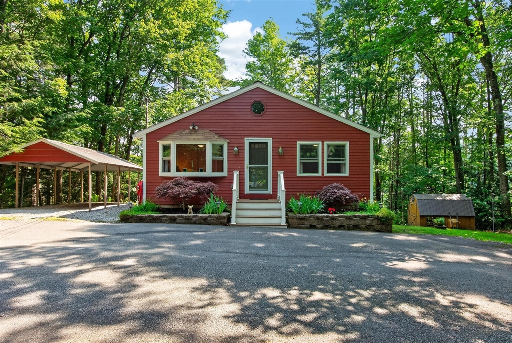20 Iroquois Ave. Property Photo 1