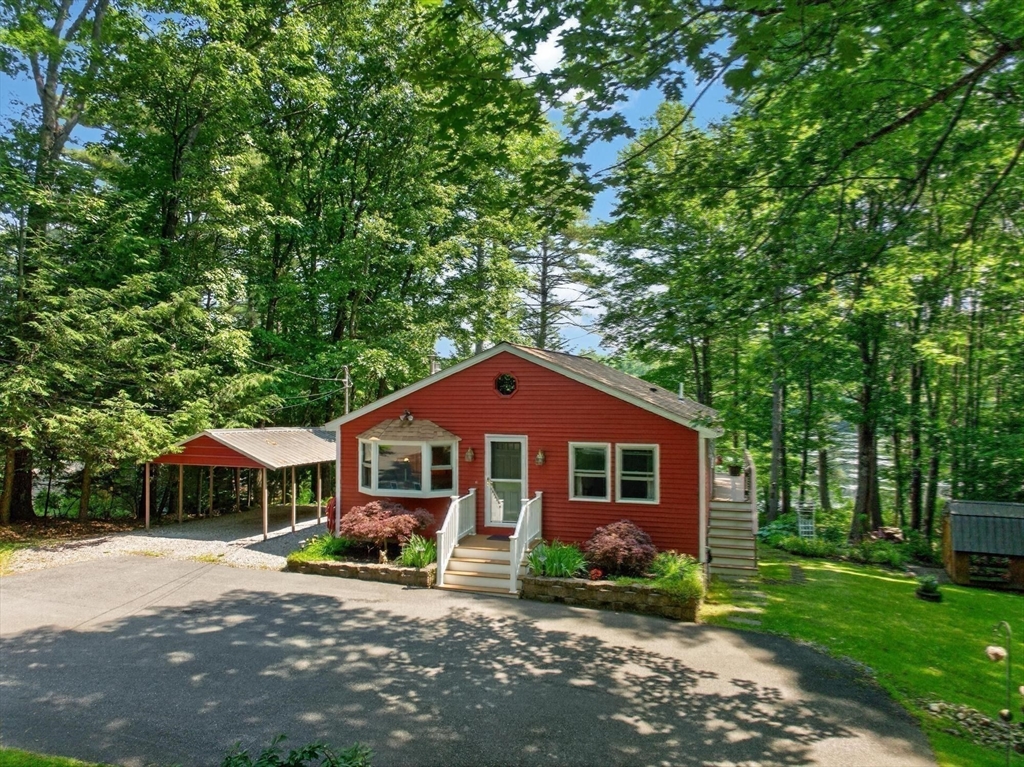 20 Iroquois Ave. Property Photo 2