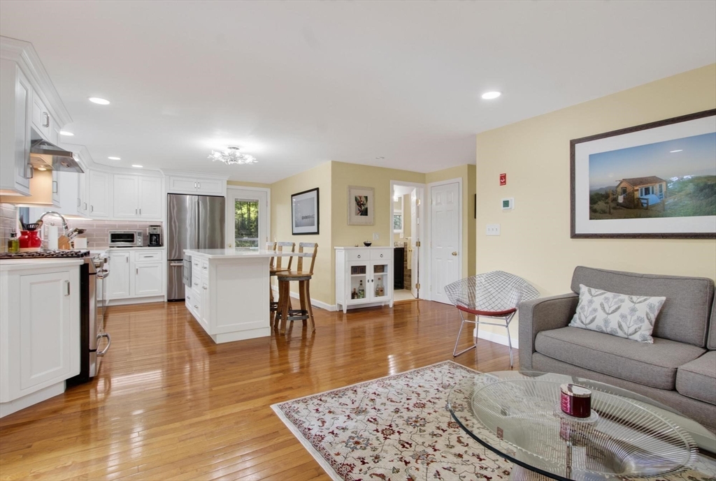 20 Iroquois Ave. Property Photo 8