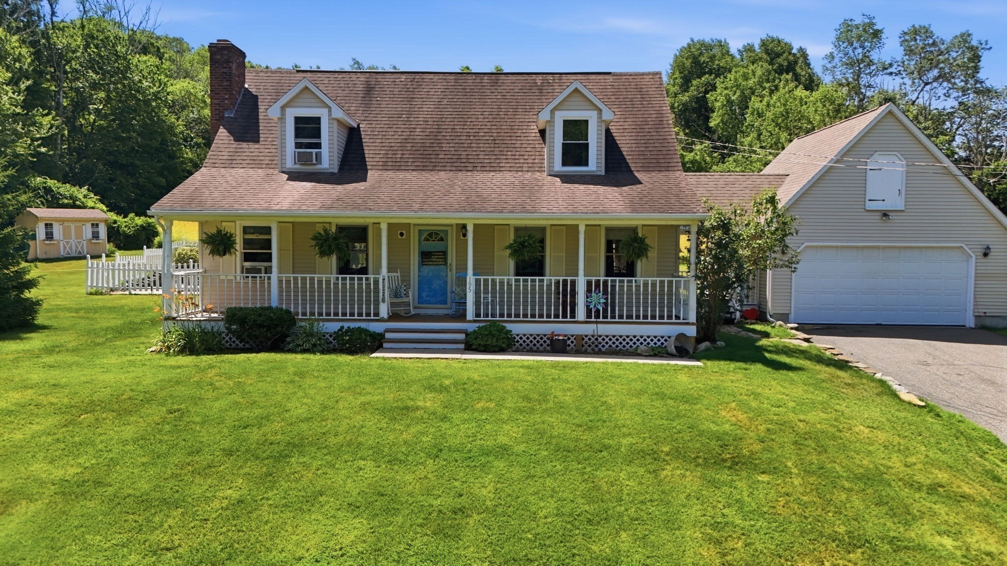 195 Brimfield Road Property Photo 1