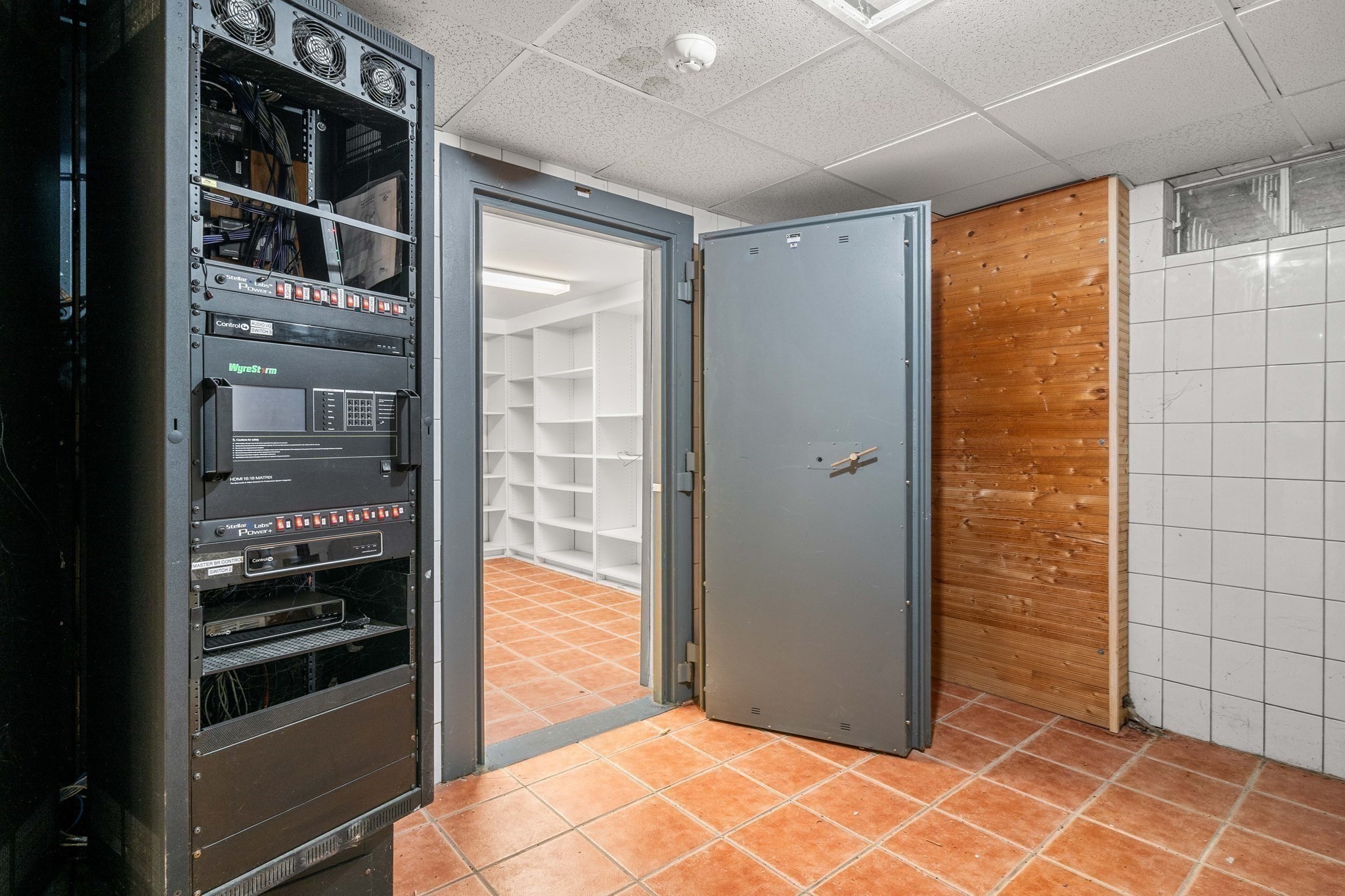 140 High Street Property Photo 38