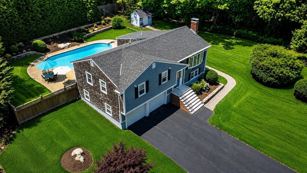 22 Harvest Ln Property Photo 1