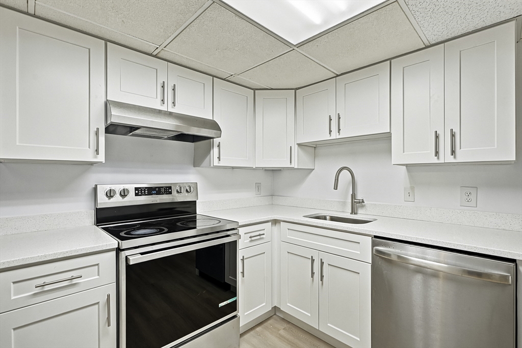 59 School St # B18 Property Photo 3