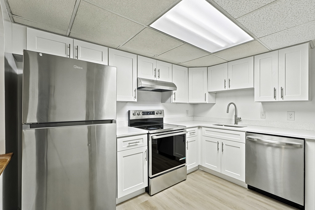59 School St # B18 Property Photo 5