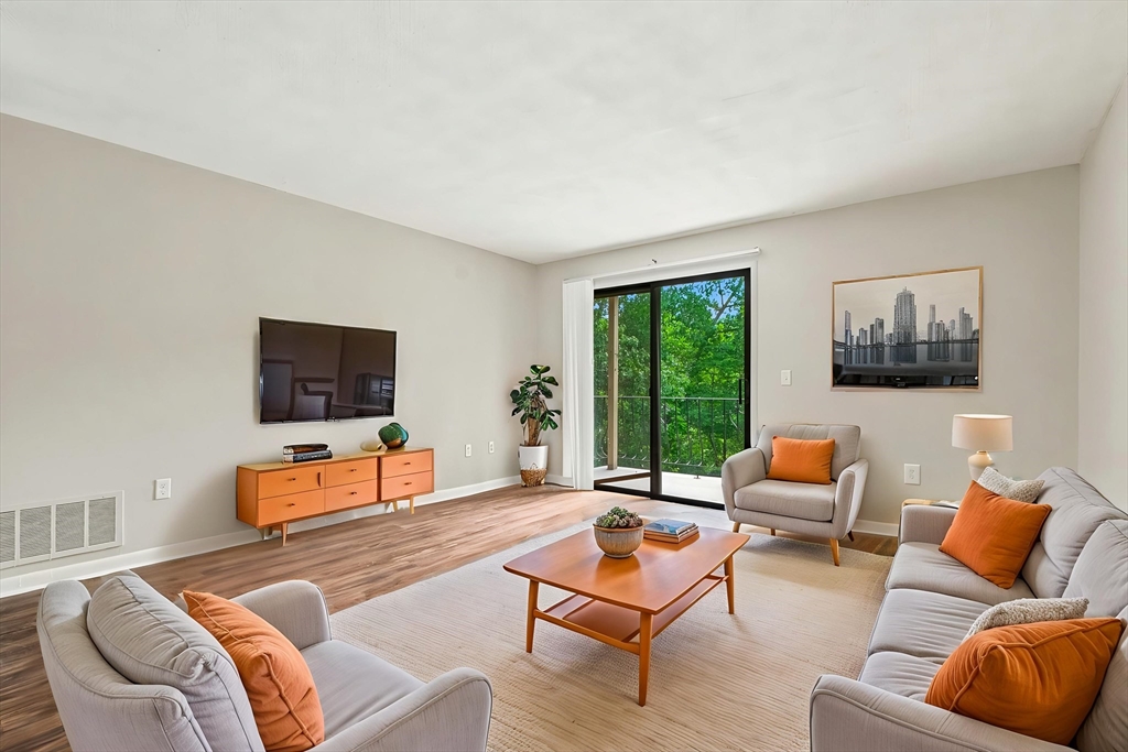 59 School St # B18 Property Photo 8