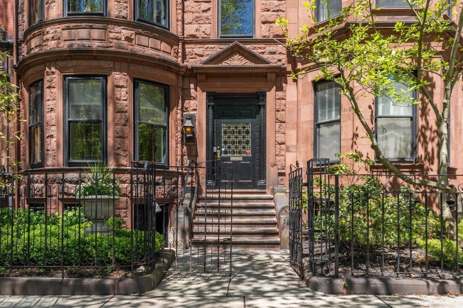 389 Commonwealth Avenue # B Property Photo 1