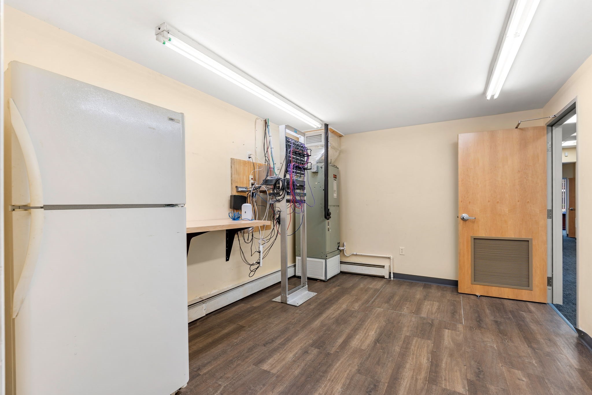 189 Loring Ave Property Photo 12