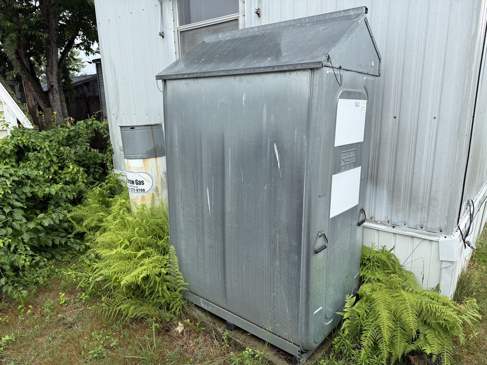 37 Klondike Ave Property Photo 5