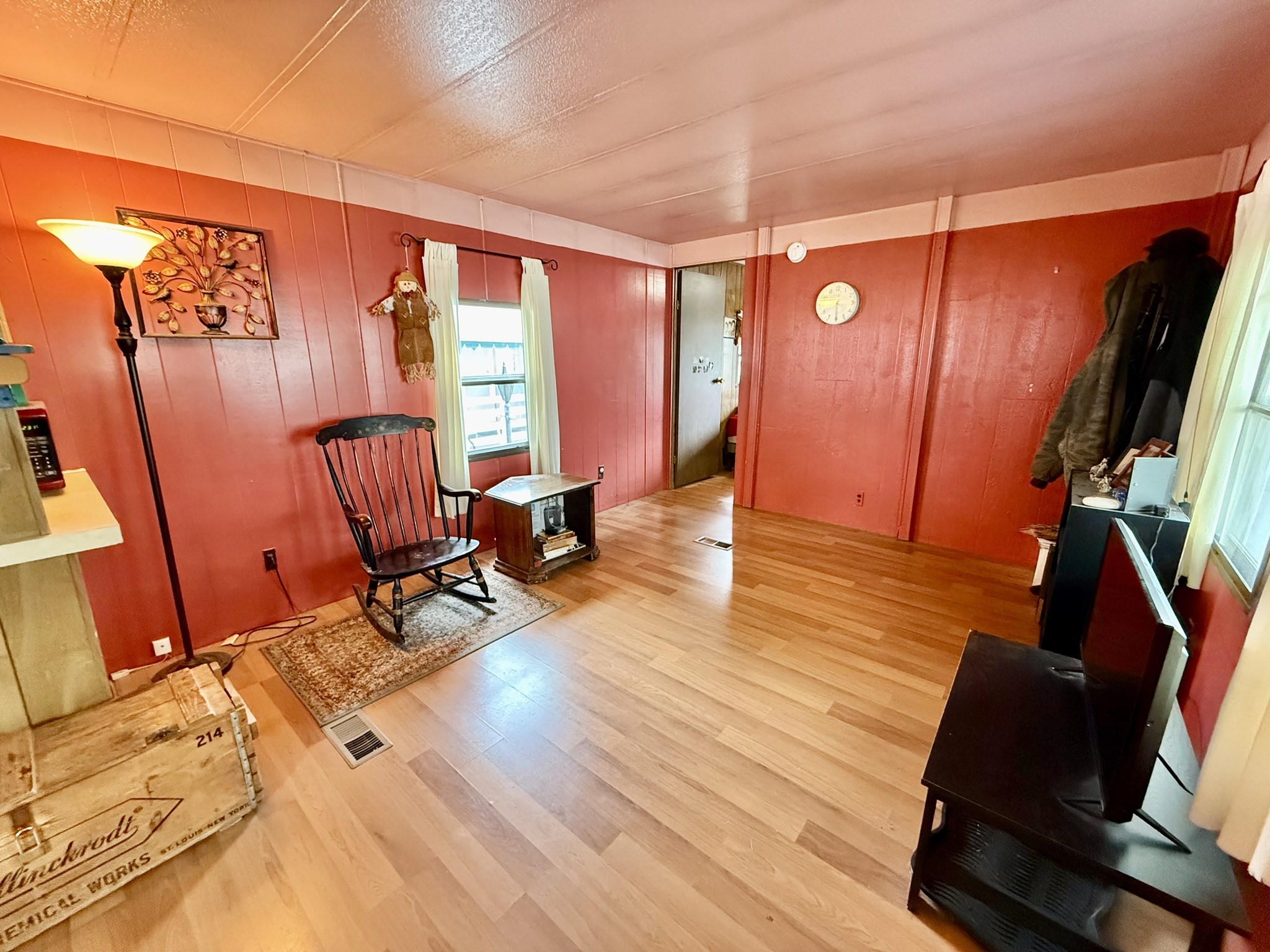 37 Klondike Ave Property Photo 6