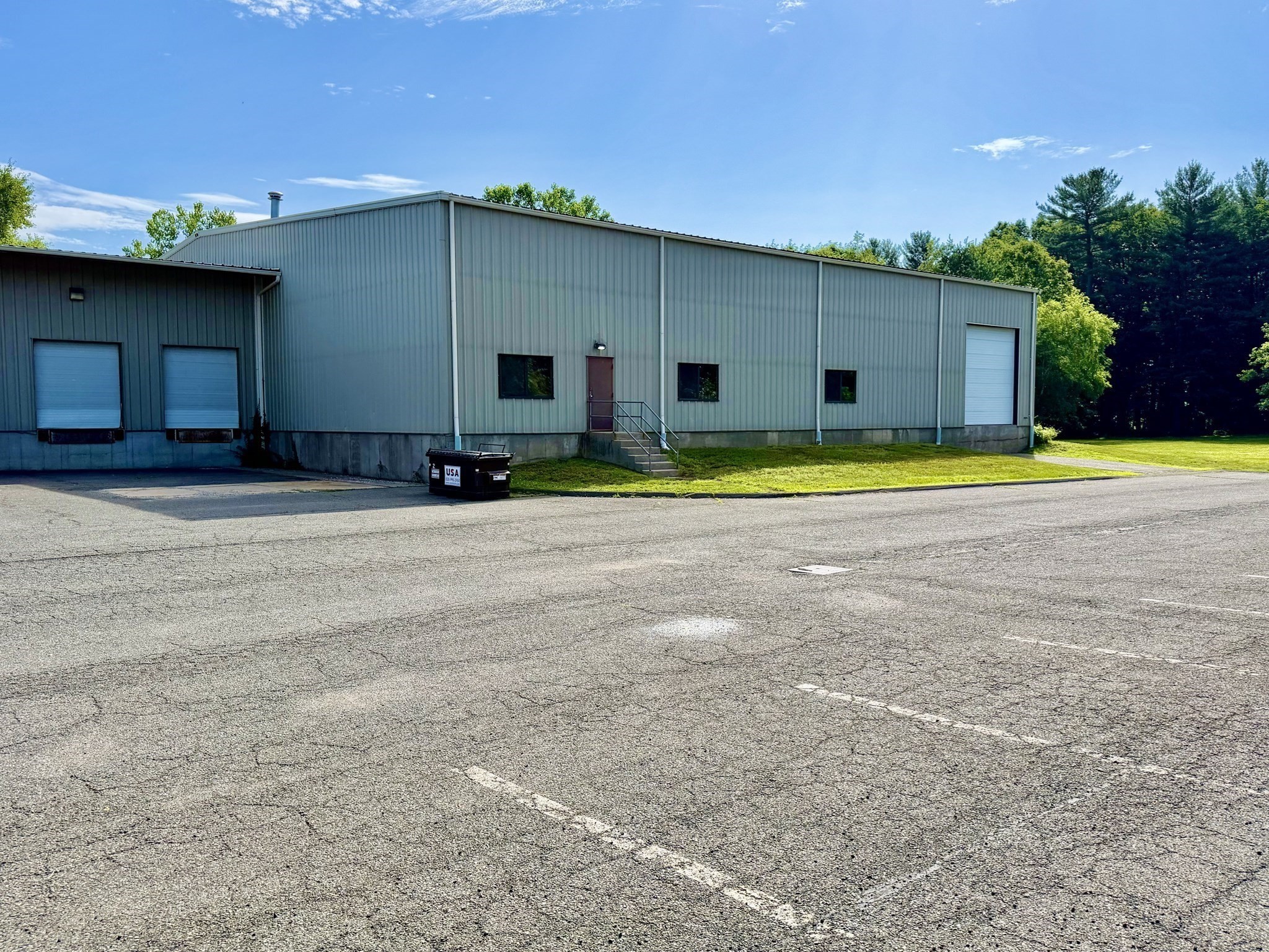 6 Industrial Pkwy Property Photo 3