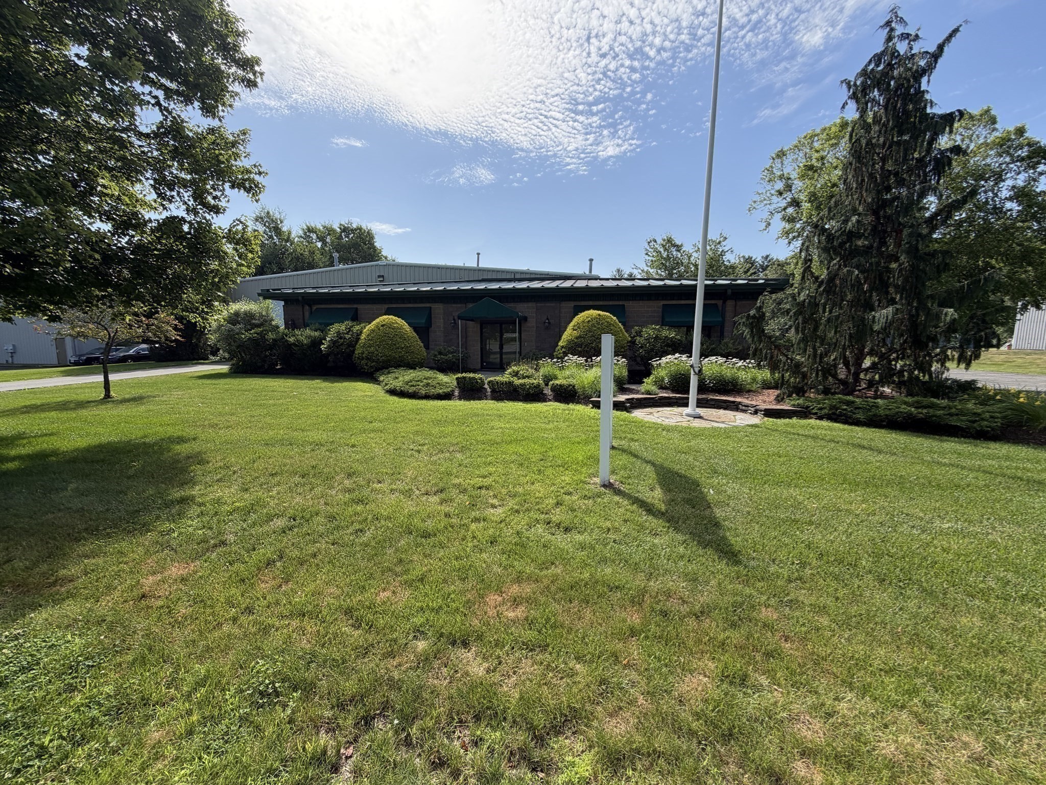 6 Industrial Pkwy Property Photo 5