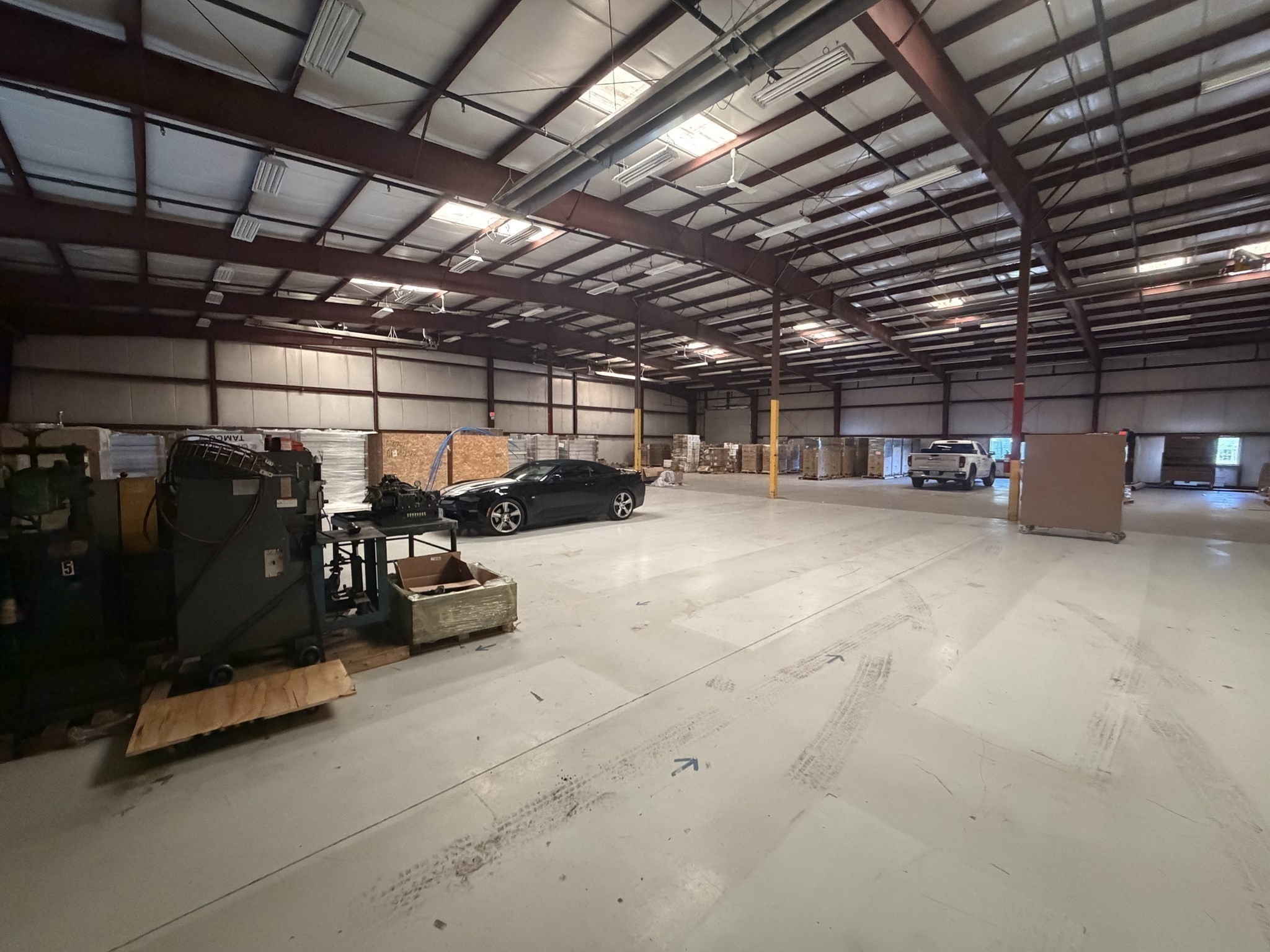 6 Industrial Pkwy Property Photo 8