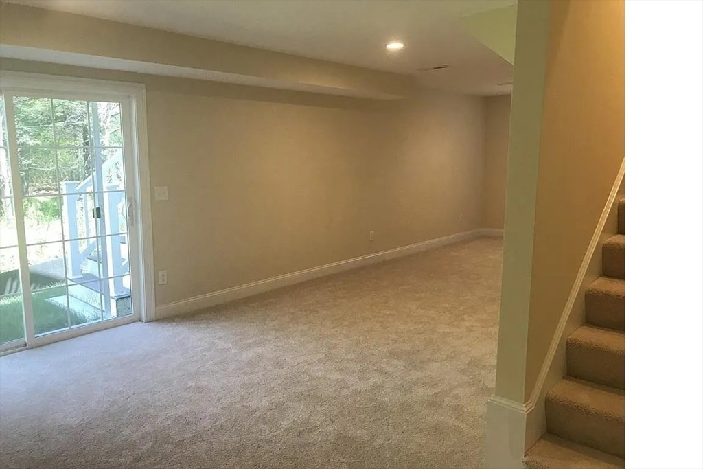 660 Mayflower Landing Property Photo 8