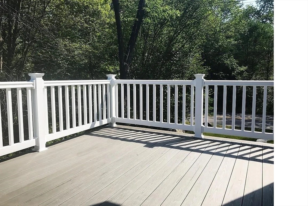 660 Mayflower Landing Property Photo 9