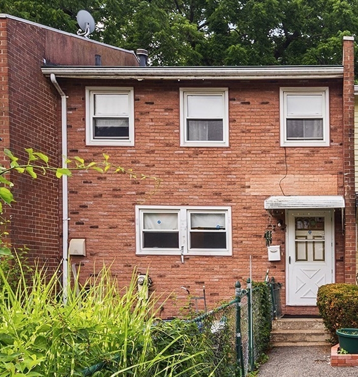 21 Hilton Ter Property Photo 1