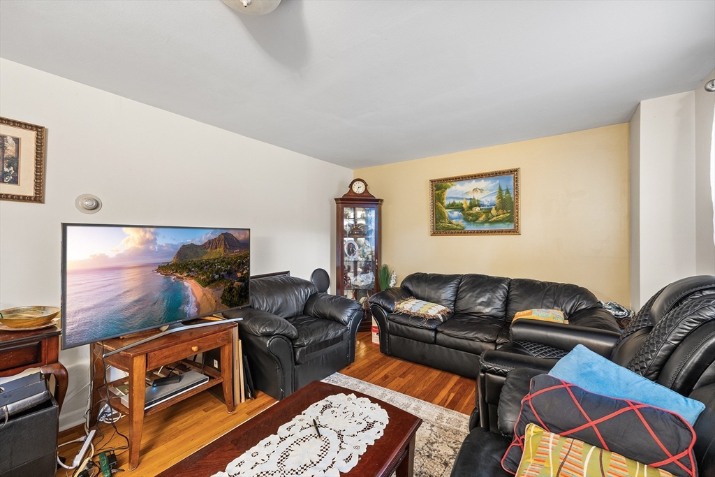 21 Hilton Ter Property Photo 10