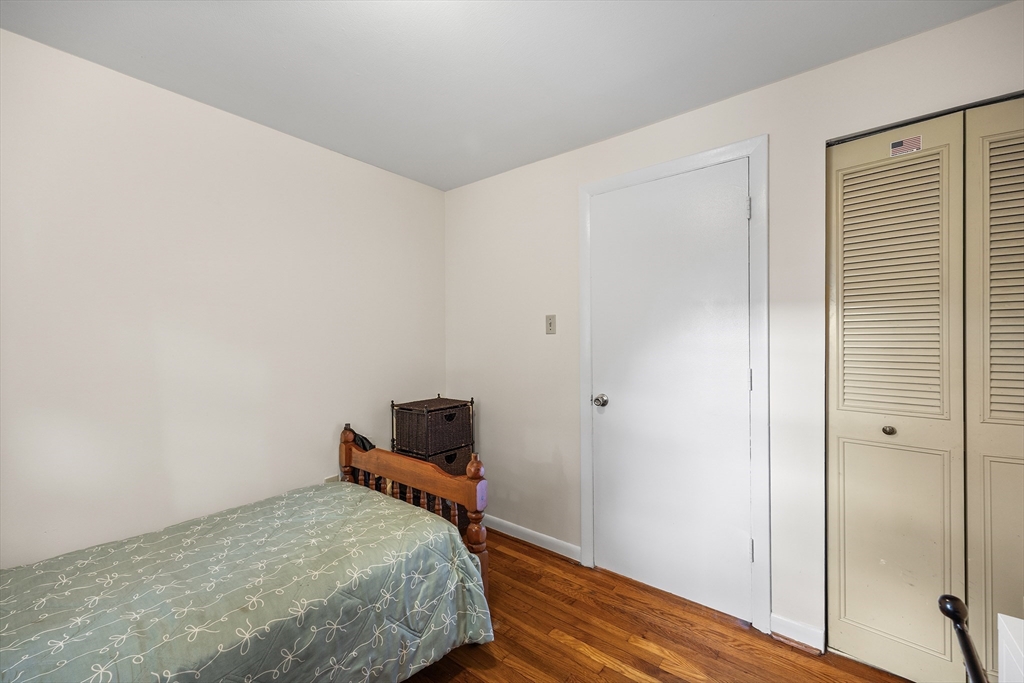21 Hilton Ter Property Photo 12
